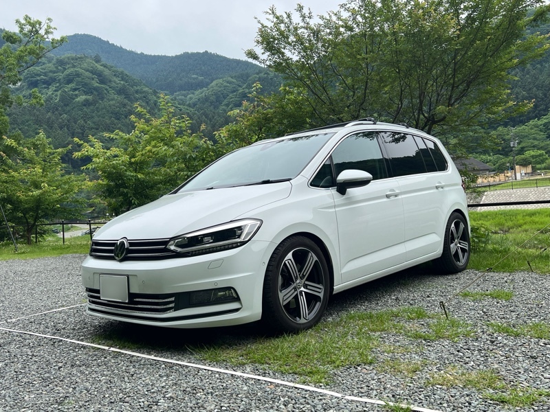 フォルクスワーゲン ゴルフトゥーラン TDI ハイライン_RHD(DSG_2.0)