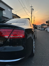 アウディ A8 L 4.0 TFSI クワトロ_RHD_4人乗り_4WD(AT_4.0)