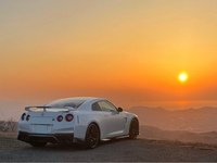 日産 NISSAN GT-R ピュアエディション_4WD(DCT_3.8)