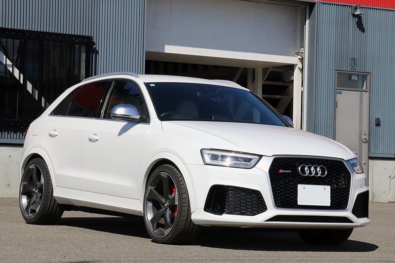 アウディ RS Q3 RS Q3 パフォーマンス_LHD_4WD(AT_2.5)