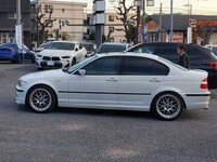 BMW 3シリーズ セダン 330i_RHD(AT)