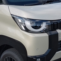 三菱 デリカミニ Tプレミアム_4WD(CVT_0.66)