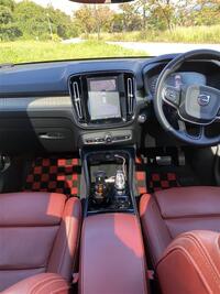 ボルボ XC40 T4 AWD インスクリプション_RHD_AWD(AT_2.0)