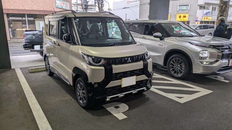 三菱 デリカミニ Tプレミアム_4WD(CVT_0.66)