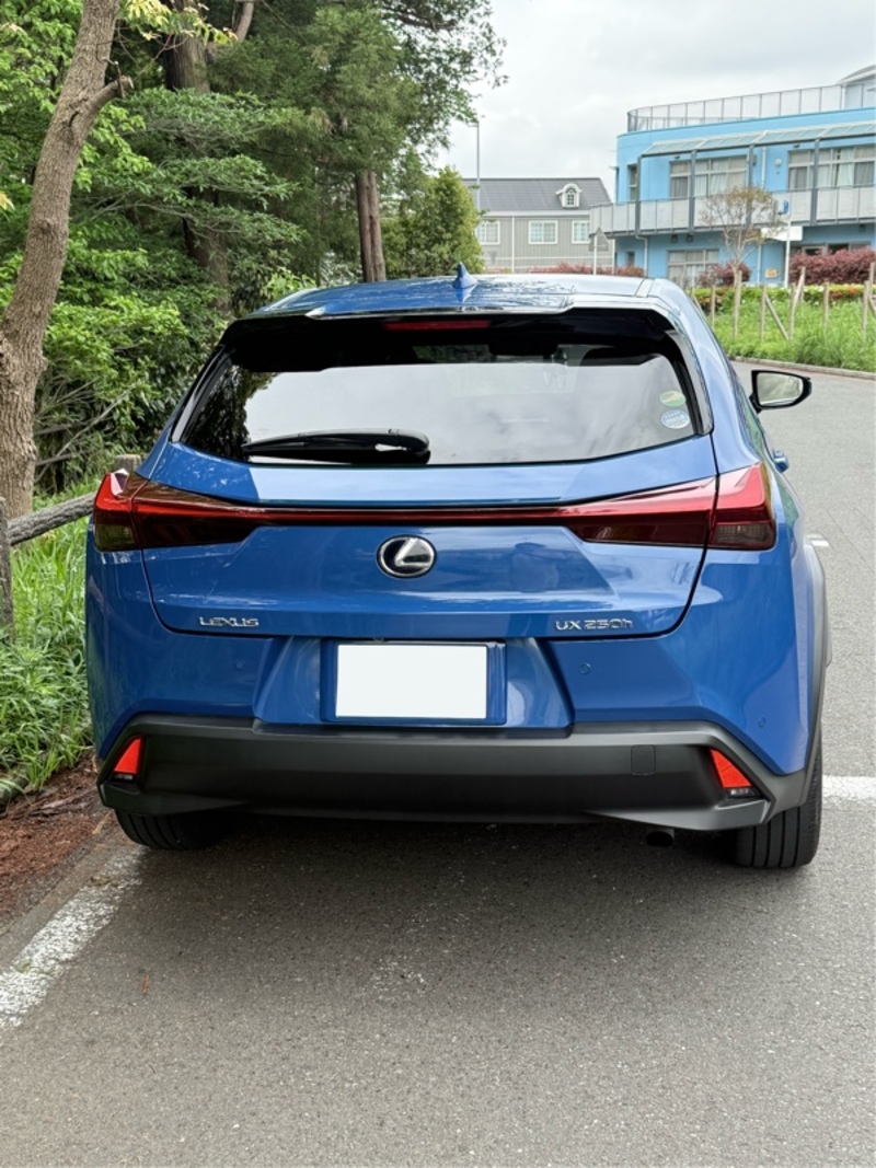 レクサス UXハイブリッド 250h“バージョンC”(CVT_2.0)