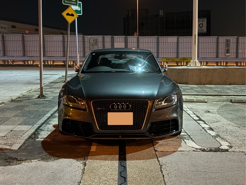 アウディ RS5 4.2 FSI クワトロ_4WD_RHD(AT_4.2)