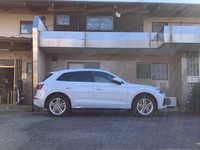 アウディ Q5 Q5 40 TDI クワトロ Sライン_RHD_4WD(Sトロニック_2.0)