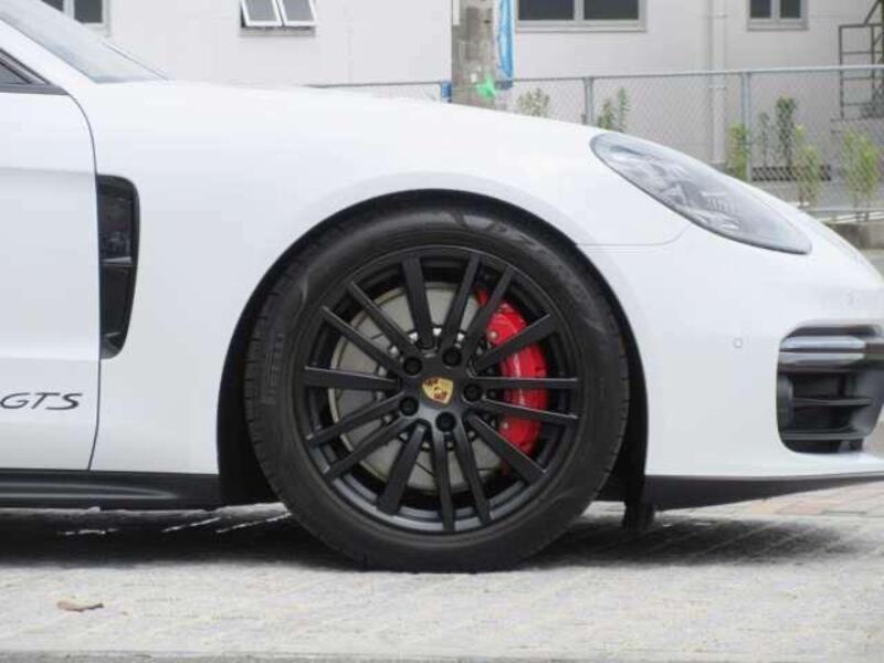 ポルシェ パナメーラ スポーツツーリスモ パナメーラ GTS スポーツツーリスモ_RHD_4WD(PDK_4.0)