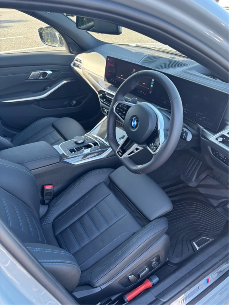 BMW 3シリーズ ツーリング 320d xドライブ ツーリング Mスポーツ 50thアニバーサリーリミテッド_RHD_4WD(AT 2.0)