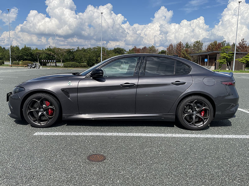 アルファロメオ ジュリア 2.9 V6 ビターボ クアドリフォリオ_RHD(AT_2.9)