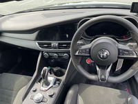 アルファロメオ ジュリア 2.9 V6 ビターボ クアドリフォリオ_RHD(AT_2.9)