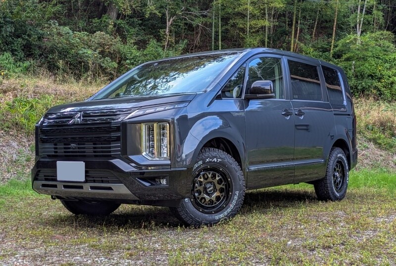 三菱 デリカD:5 シャモニー(電動サイドステップ非装着車)_7人乗り_4WD(AT_2.3)