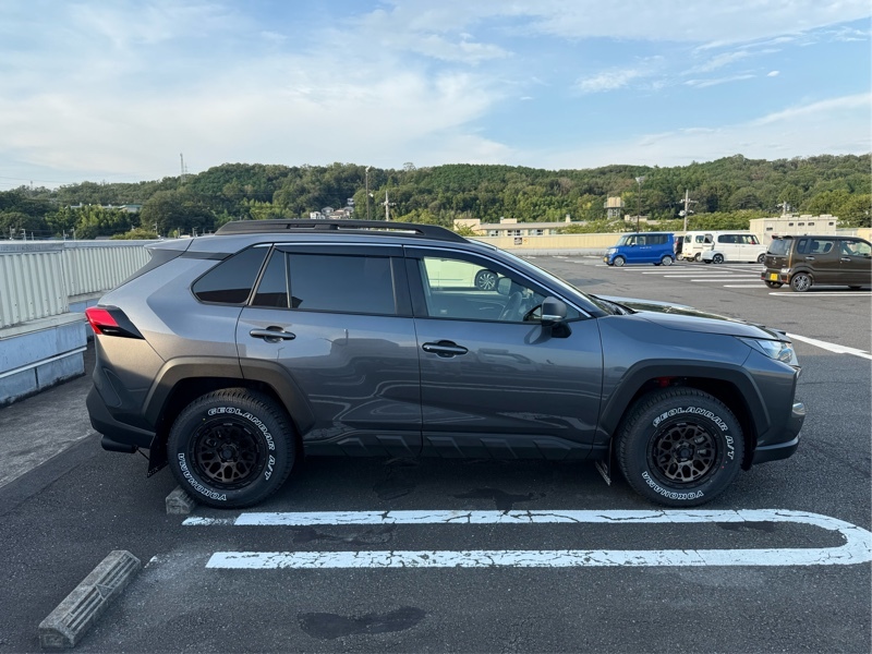 トヨタ RAV4ハイブリッド アドベンチャー“オフロードパッケージ II”_E-Four(CVT_2.5_ハイブリッド)