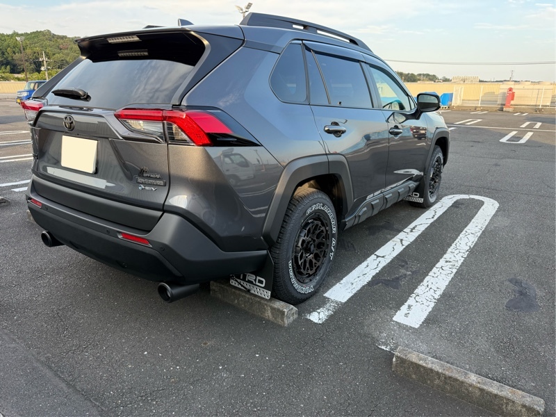 トヨタ RAV4ハイブリッド アドベンチャー“オフロードパッケージ II”_E-Four(CVT_2.5_ハイブリッド)