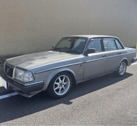 ボルボ 240 セダン 240GL_RHD(AT_2.3)