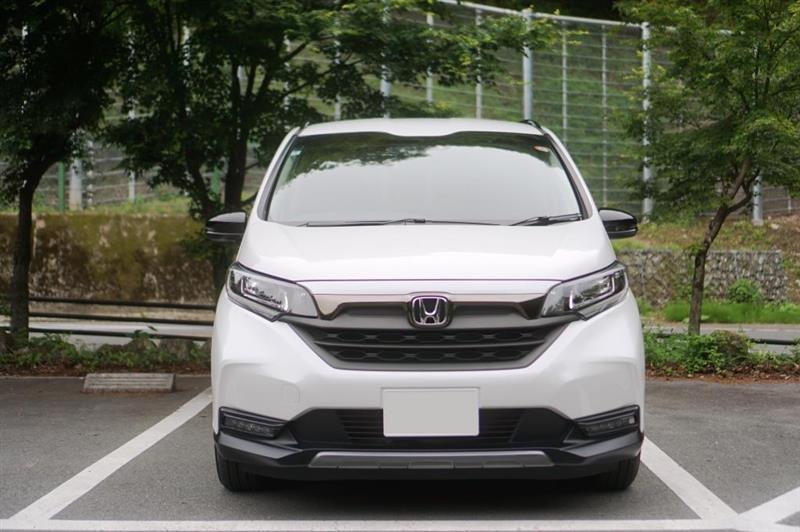 ホンダ フリード+ プラス クロスター ブラックスタイル(CVT_1.5)
