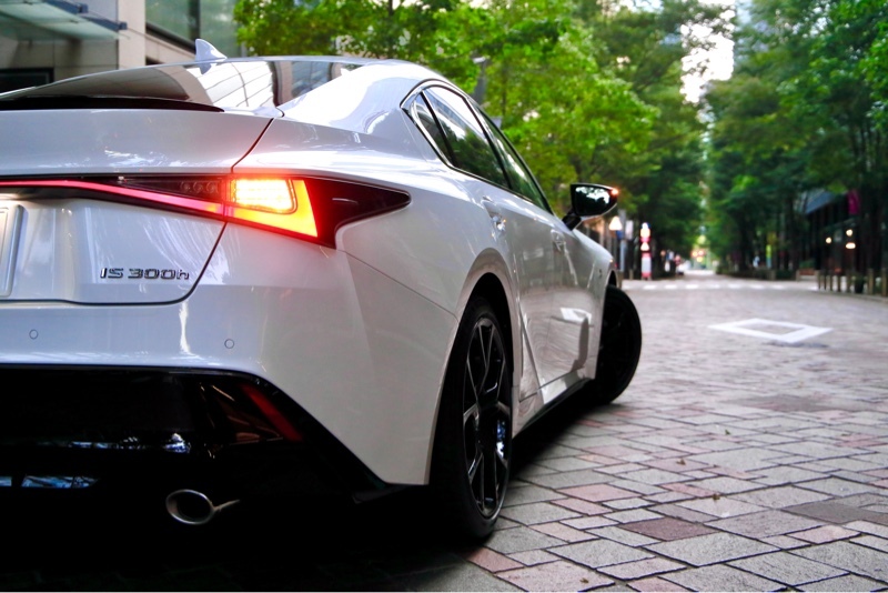 レクサス ISハイブリッド 300h“Fスポーツ モードブラック IV”(CVT_2.5)