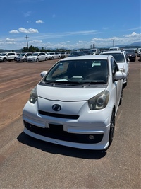 トヨタ iQ 130G(CVT_1.3)