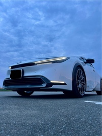 トヨタ プリウス Z_E-Four(CVT_2.0)
