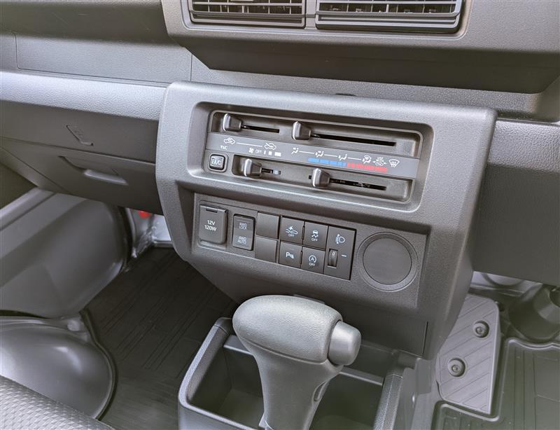 ダイハツ ハイゼットトラック スタンダード_4WD(CVT_0.66)