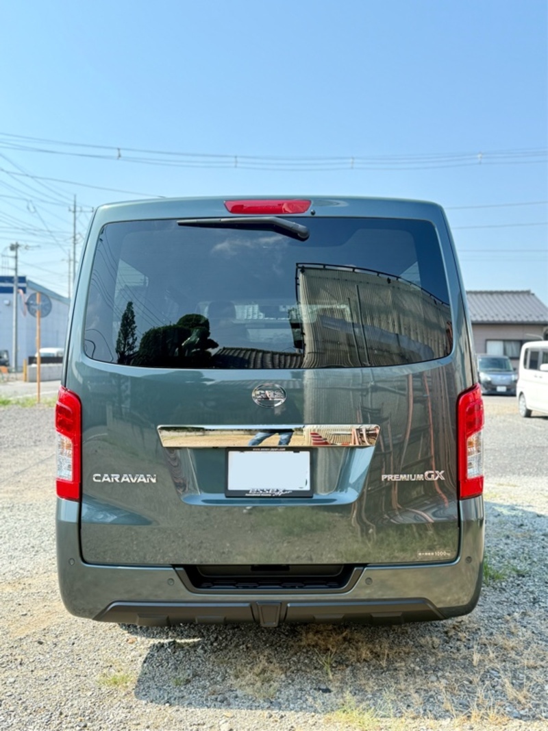 日産 キャラバン バン グランドプレミアムGX ロングボディ 低床_5人乗り_5ドア_4WD(AT_2.4_ディーゼル)
