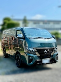 日産 キャラバン バン グランドプレミアムGX ロングボディ 低床_5人乗り_5ドア_4WD(AT_2.4_ディーゼル)