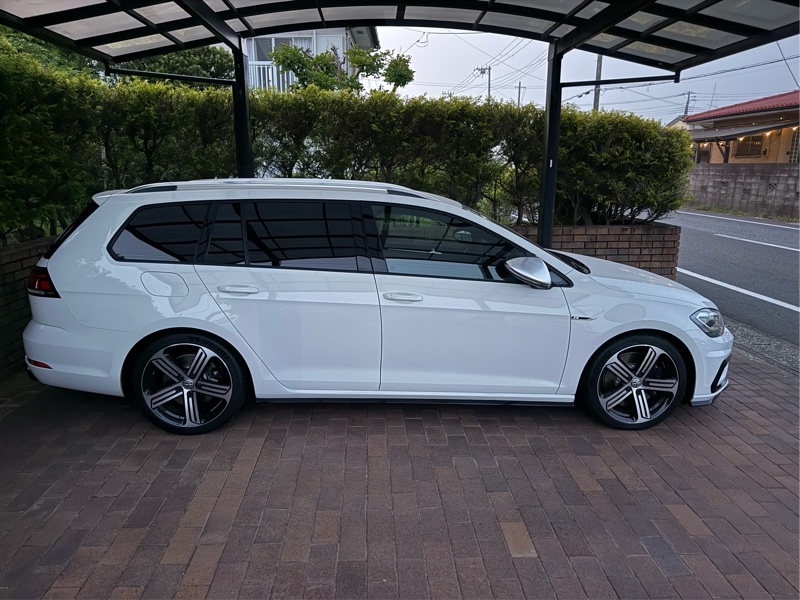 フォルクスワーゲン ゴルフ R ヴァリアント ゴルフ R ヴァリアント_RHD_4WD(DSG_2.0)