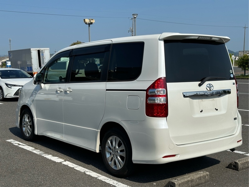 トヨタ ノア S_7人乗り(CVT_2.0)