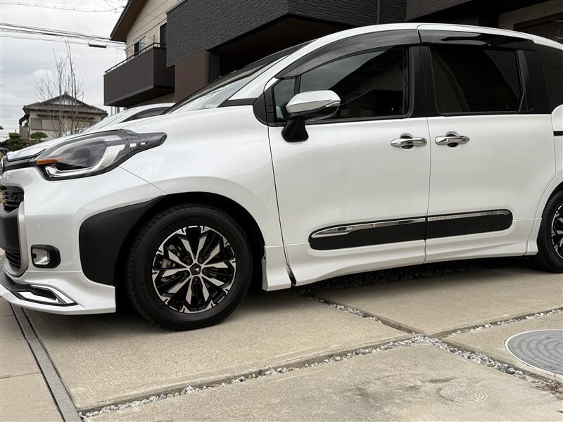トヨタ シエンタ ハイブリッド X_7人乗り(CVT_1.5)