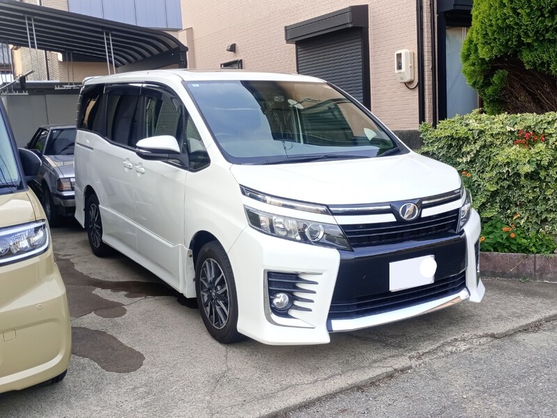 トヨタ ヴォクシー ZS“煌II”_8人乗り(CVT_2.0)