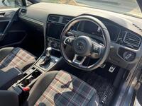 フォルクスワーゲン ゴルフ (ハッチバック) GTI ダイナミック_RHD(DSG_2.0)