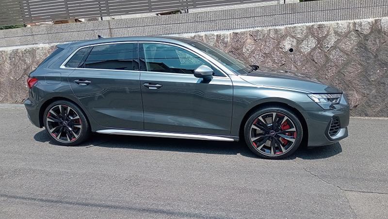 アウディ S3 スポーツバック （ハッチバック） S3 スポーツバック_RHD_4WD(Sトロニック_2.0)