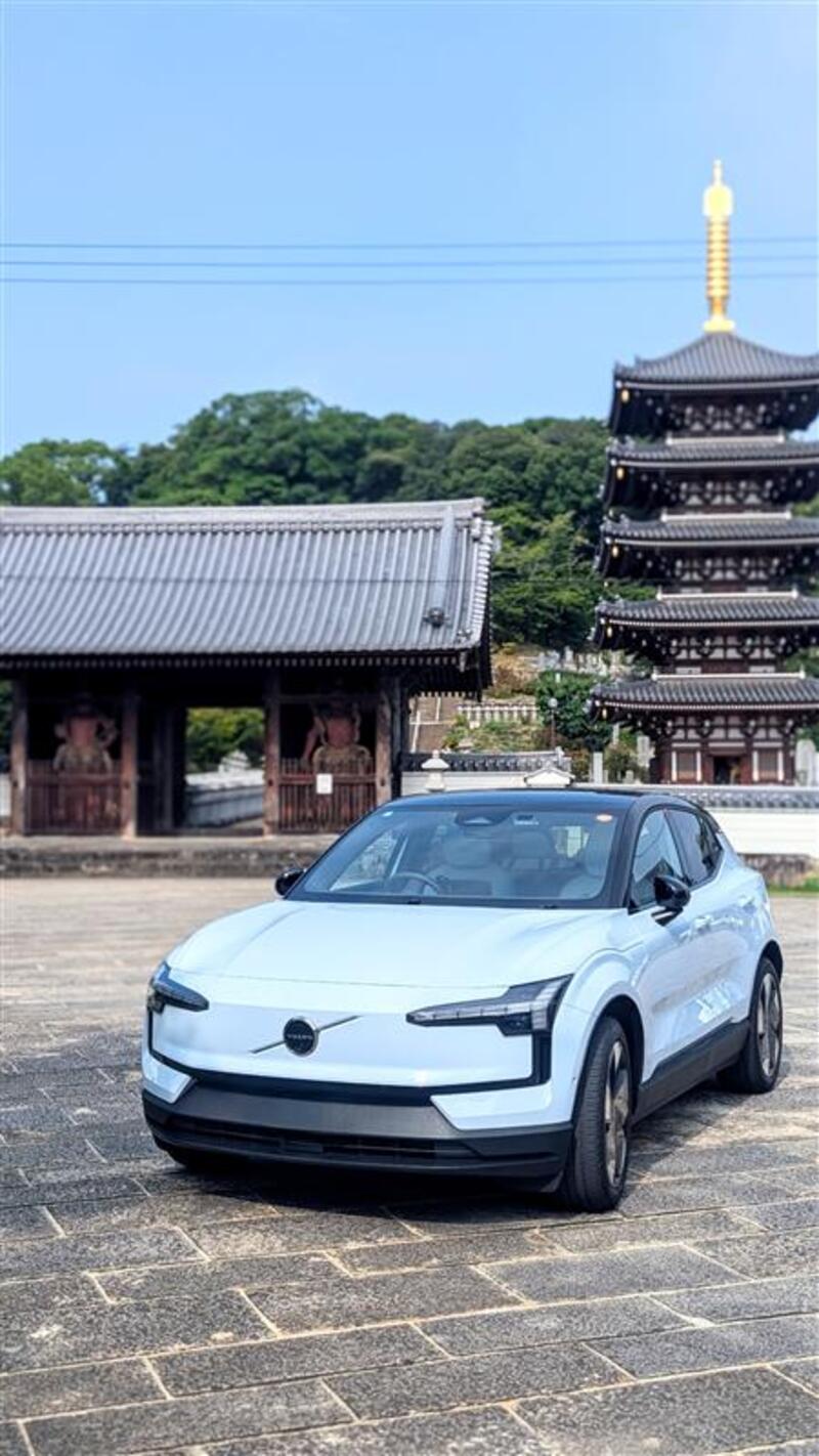 ボルボ EX30 ウルトラ シングルモーター エクステンデッドレンジ_RHD