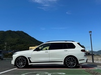 BMW X7 M60i xドライブ_RHD_4WD(AT_4.4)