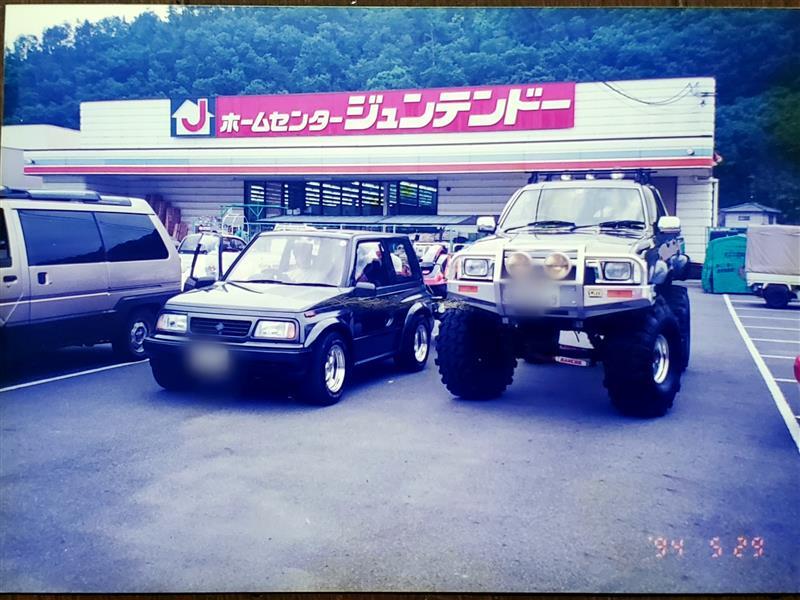 トヨタ ハイラックス ダブルキャブSSR_4WD(MT_2.8ディーゼル)
