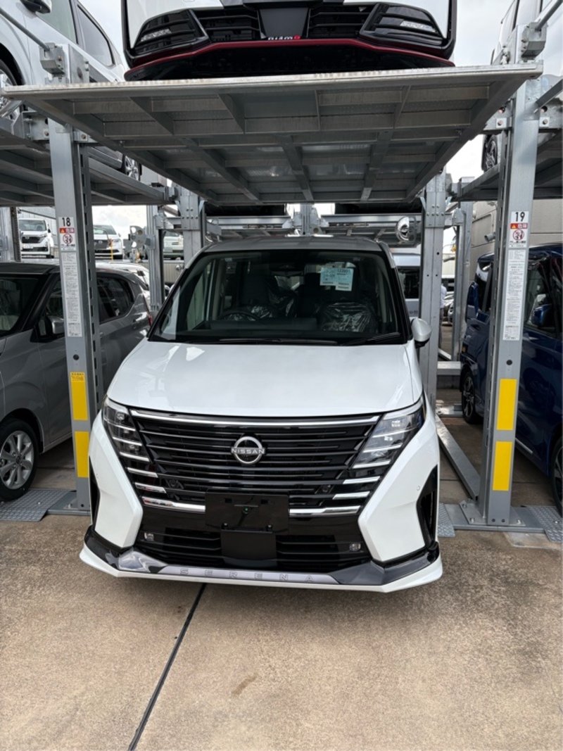 日産 セレナ e-POWER ハイウェイスター V(1.4)