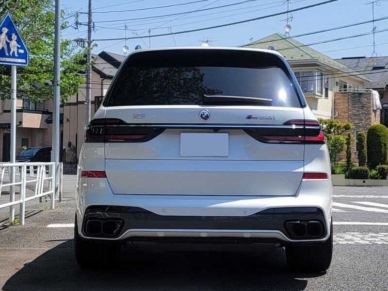 BMW X7 M60i xドライブ_RHD_4WD(AT_4.4)