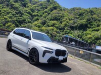 BMW X7 M60i xドライブ_RHD_4WD(AT_4.4)