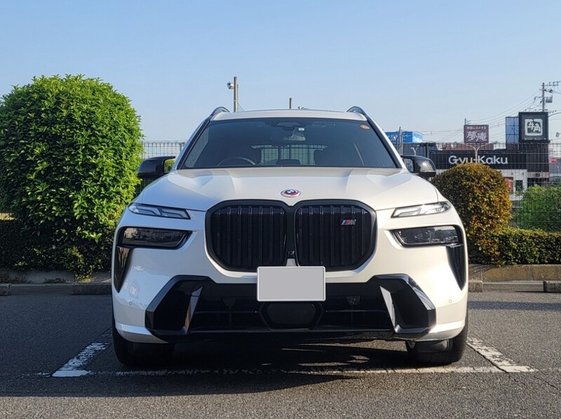 BMW X7 M60i xドライブ_RHD_4WD(AT_4.4)