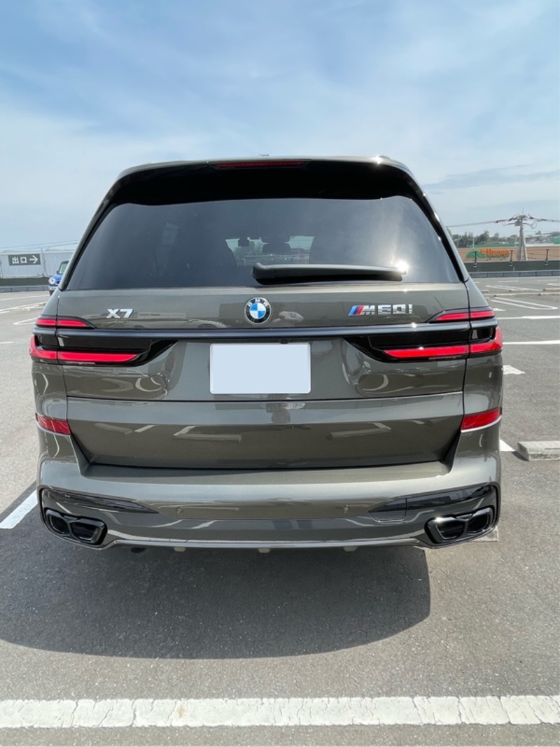 BMW X7 M60i xドライブ_RHD_4WD(AT_4.4)