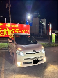 トヨタ ヴォクシー ZS_7人乗り_4WD(CVT_2.0)