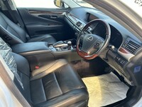 レクサス LS 460“バージョンC・Iパッケージ”_5人乗り(ECT_4.6)