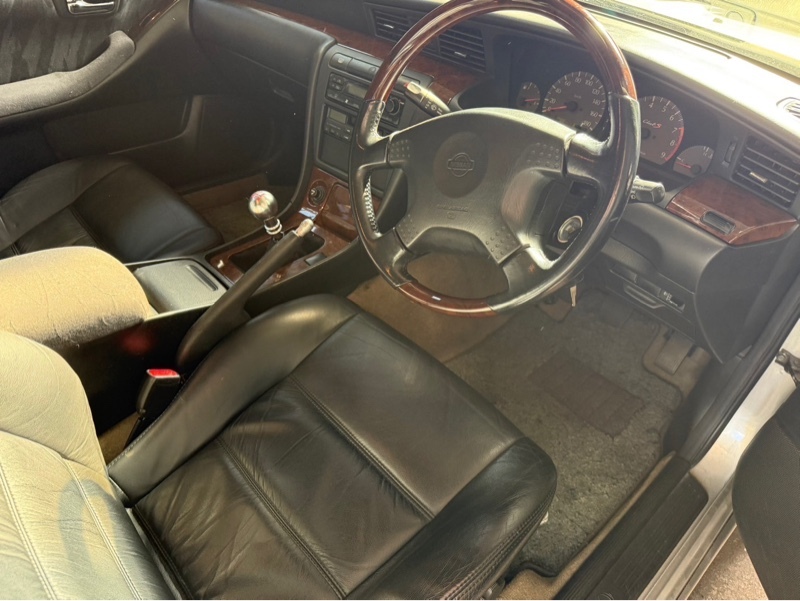 日産 ローレル