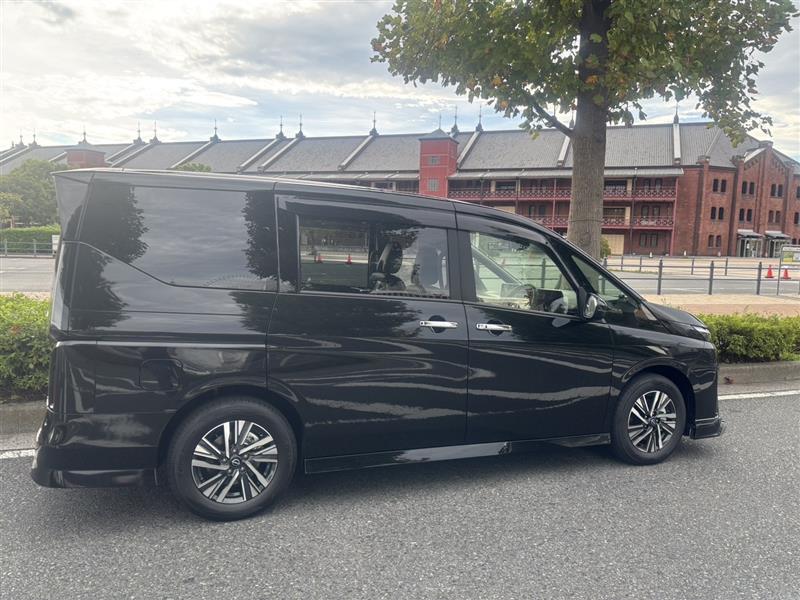 日産 セレナ e-POWER ハイウェイスター V(1.4)