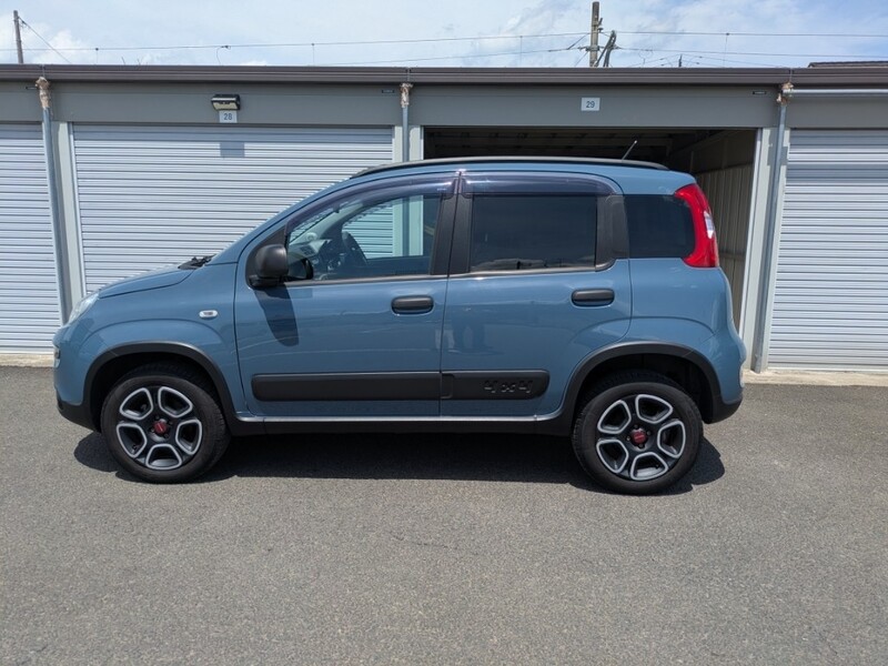 フィアット パンダ ストリート 4×4_RHD_4WD(MT_0.9)
