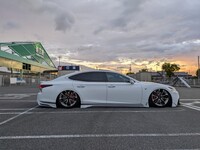 レクサス LS 500“Fスポーツ”(AT_3.5)