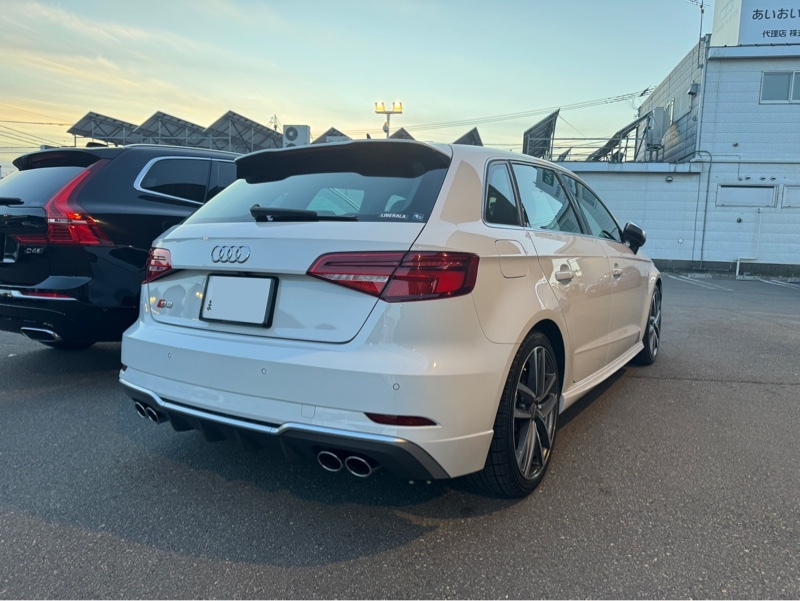 アウディ S3 スポーツバック （ハッチバック） スポーツバック_RHD_4WD(AT_2.0)