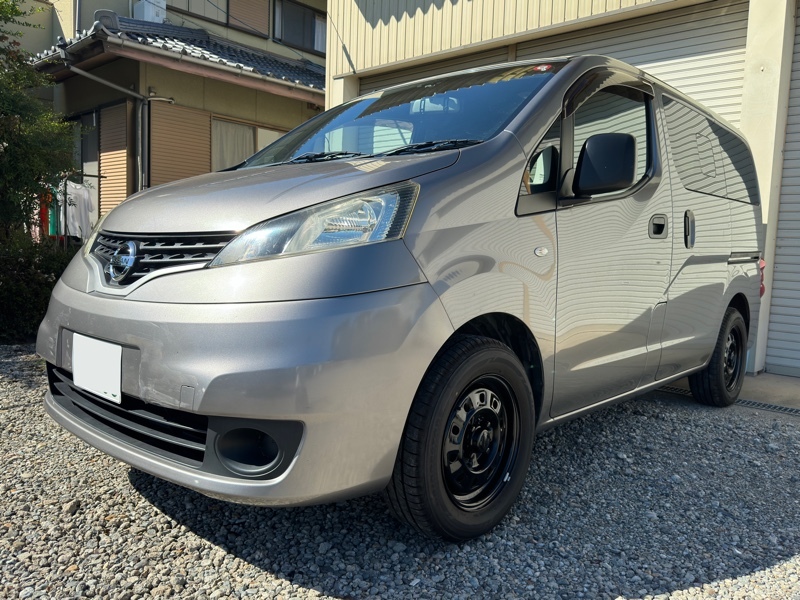 日産 NV200バネットバン DX_5人乗り(MT_1.6)