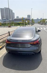 アウディ e-tron GT e-トロン GT クワトロ_RHD_4WD(AT)