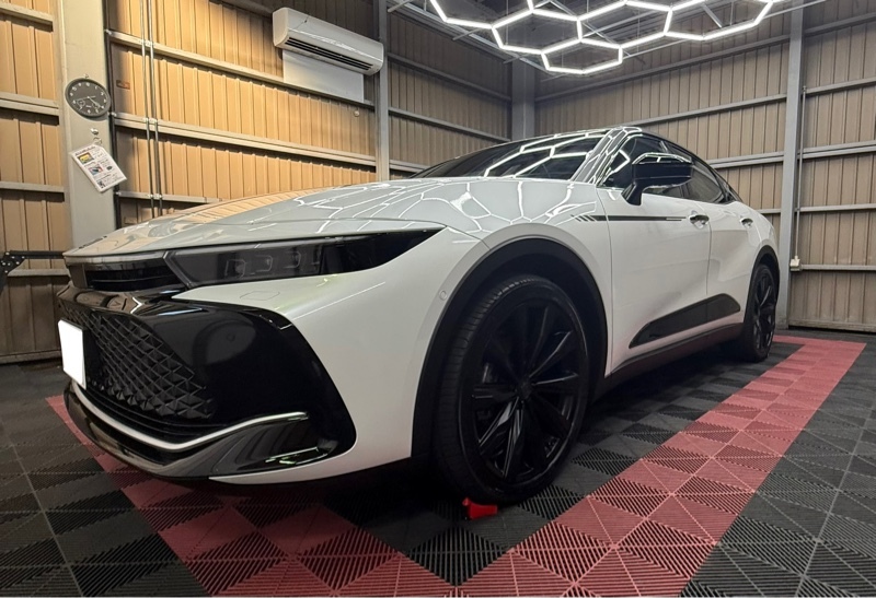 トヨタ クラウン（クロスオーバー） Z“ザ・セブンティース”_E-Four(CVT_2.5)